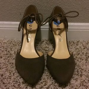 Brand new Unisa Heels